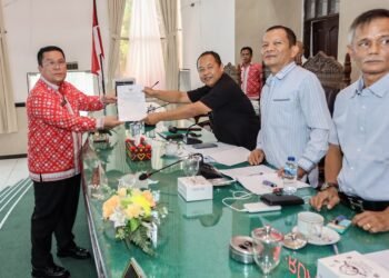 Wesly Silalahi Sampaikan Nota Jawaban atas Pemandangan Umum Fraksi-fraksi DPRD Kota Pematangsiantar 