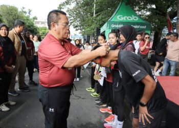 Wesly Silalahi Lepas Peserta Gempita Kemerdekaan Run ‘Agak Lari Kelen’