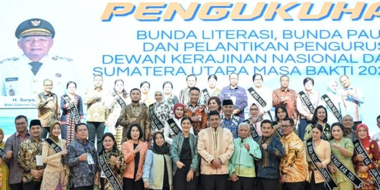 Ny Liswati Wesly Silalahi Dikukuhkan Sebagai Bunda Pendidikan Anak Usia Dini (PAUD) dan Bunda Literasi Kota Pematangsiantar