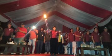 INALUM Gelar Pawai Obor, Ribuan Warga Meriahkan HUT ke-80 RI