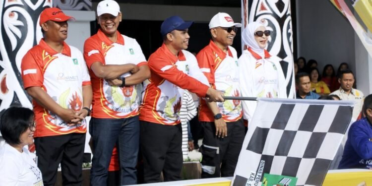 Meriahkan HUT RI ke-80, Bupati Simalungun Lepas Seribu Peserta Lomba Lari 10K, 5K, dan 3K