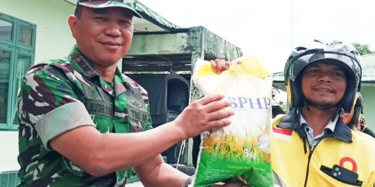 Kodim 0213-Nias Salurkan 6 Ton Beras Gratis Untuk Keluarga Pra Sejahtera