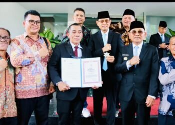 Tuan Rondahaim Saragih Garingging Dianugerahi Gelar Pahlawan Nasional oleh Presiden RI