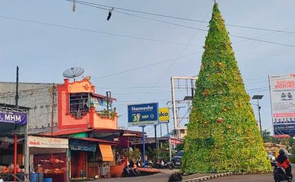 Cerita Pohon Natal Raksasa Gunungsitoli Tinggal Kenangan Bagi Umat Nasrani