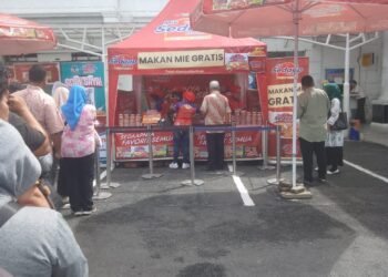 Mie Sedaap Hadir di Samsat Medan Selatan, Warga Wajib Pajak Dapat Mie Gratis