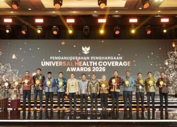 Komitmen Jamin Kesehatan Masyarakat, Bupati Batu Bara Raih Penghargaan UHC Pratama
