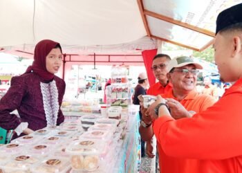 Rayakan HUT ke 1, DPD Gerakan Rakyat Gunungsitoli Berburu Takjil