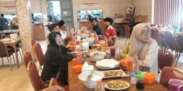 PT Inalum Berbuka Puasa Bersama Awak Media Lokal Batu Bara Di RM 100