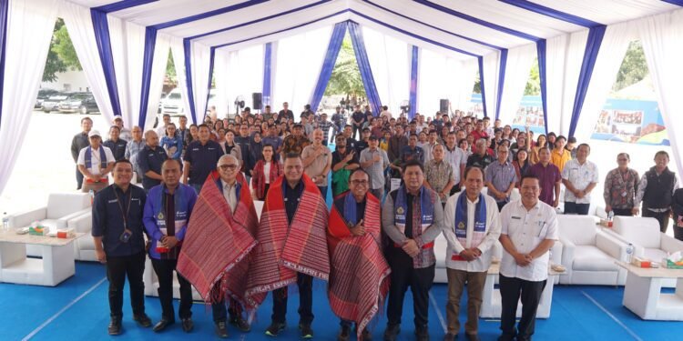 INALUM Serahkan Bantuan TJSL untuk Dorong Pembangunan Berkelanjutan di Samosir