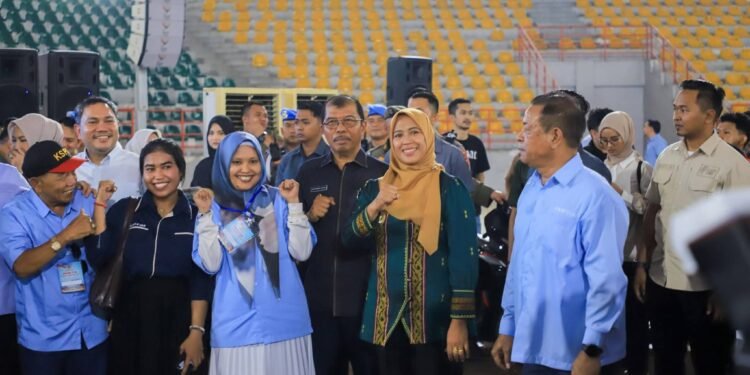Wali Kota Wesly Diwakili Wakil Wali Kota Herlina Hadiri Peringatan May Day Bersama Gubernur Sumut Bobby Nasution