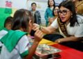 Berkunjung ke PAUD Sanggar Anak Balita, Ketua TP PKK Pematangsiantar Ny Liswati Suapi Nasi ke Siswa/i