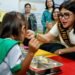 Berkunjung ke PAUD Sanggar Anak Balita, Ketua TP PKK Pematangsiantar Ny Liswati Suapi Nasi ke Siswa/i