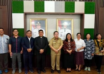 Wali Kota Wesly Sambut Kehadiran Ephorus GKPS dan Panitia Konser Harmoni 30 Tahun Internasionalisasi UEM