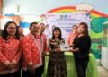 Ketua TP PKK Ny Liswati Serahkan Bantuan Peralatan kepada Pelaku UMKM Kader UP2K di Kelurahan Tomuan