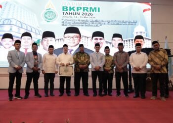 Wali Kota Wesly Terima Penghargaan BKPRMI: Peduli Anak Yatim dan Pemuda Masjid
