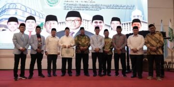 Wali Kota Wesly Terima Penghargaan BKPRMI: Peduli Anak Yatim dan Pemuda Masjid