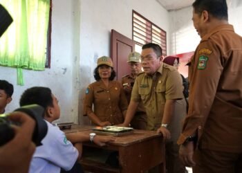 Wali Kota Wesly Pembina Upacara di UPTD SMPN 4 Pematangsiantar, Sekaligus Monitoring Program MBG