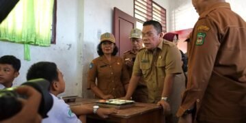 Wali Kota Wesly Pembina Upacara di UPTD SMPN 4 Pematangsiantar, Sekaligus Monitoring Program MBG