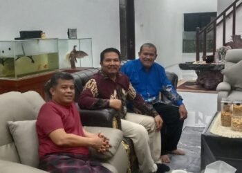 Pengurus Besar GURBINA Sambangi Tokoh Dairi Kol. Dr. (c) Sadikin Bintang, M.A