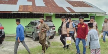 Kasat Narkoba Polres Batu Bara Tebar Jumat Berkah, Anak Yatim di Panti Asuhan Husnul Khotimah Terima Bantuan Sembako