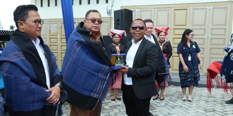 Wali Kota Pematangsiantar Wesly Silalahi Menghadiri Acara Akad Massal KPR Subsidi Perumahan Manutur Indah Simarimbun