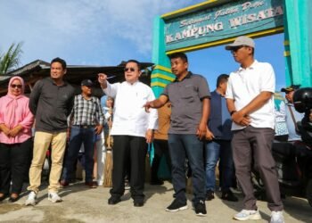 Wali Kota Wesly Galakkan Program Jumat Pagi Bersih Lingkungan (Jumpa Berlian)