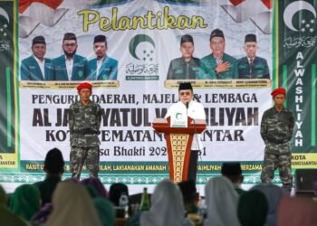Wali Kota Wesly Hadiri Pelantikan PD Al Jam’iyatul Washliyah Kota Pematangsiantar, Serahkan Santunan Anak Yatim Rp15 Juta
