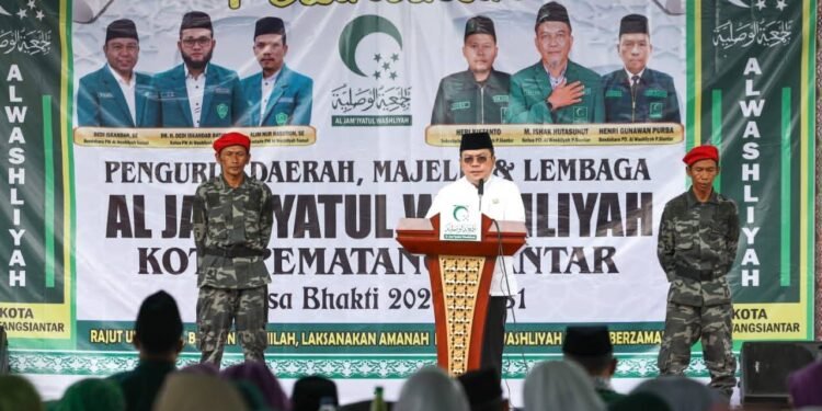 Wali Kota Wesly Hadiri Pelantikan PD Al Jam’iyatul Washliyah Kota Pematangsiantar, Serahkan Santunan Anak Yatim Rp15 Juta