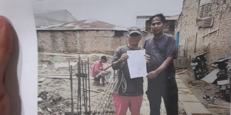 Pengawas Bangunan Ruko 4 Pintu Diduga Tampa Plank PBG Merasa Kebal Hukum, Kenapa Rupanya!!