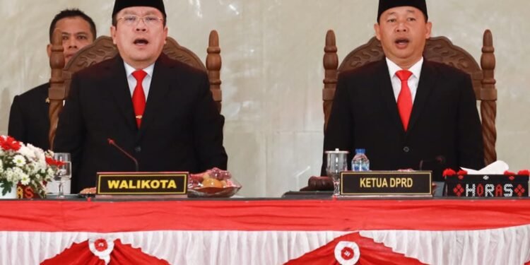 Wali Kota Wesly dan Forkopimda Saksikan Pidato Kenegaraan Presiden Prabowo di DPRD