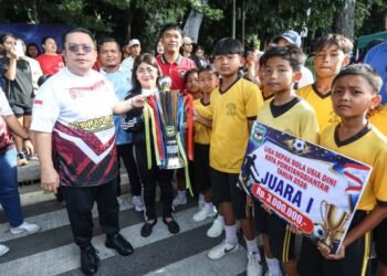 Wali Kota Wesly dan Forkopimda Serahkan Hadiah kepada Pemenang Fun Run dan Pekan Olahraga Merah Putih