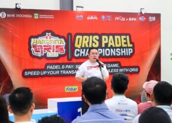 Wali Kota Wesly Servis Bola Perdana, Tandai Pembukaan Kompetisi QRIS Padel Championship Tahun 2026