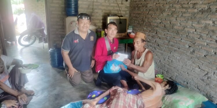 PWI Batu Bara Salurkan Bantuan Warga dalam Gerakan Amal HUT RI