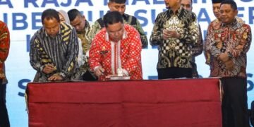 Wali Kota Wesly dan Ketua DPRD Timbul Lingga Tandatangani Komitmen Perbaikan Tata Kelola Pemerintah dengan KPK