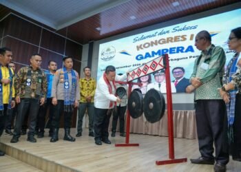 Wali Kota Wesly Pukul Gong Tanda Dibukanya Kongres I Gampera