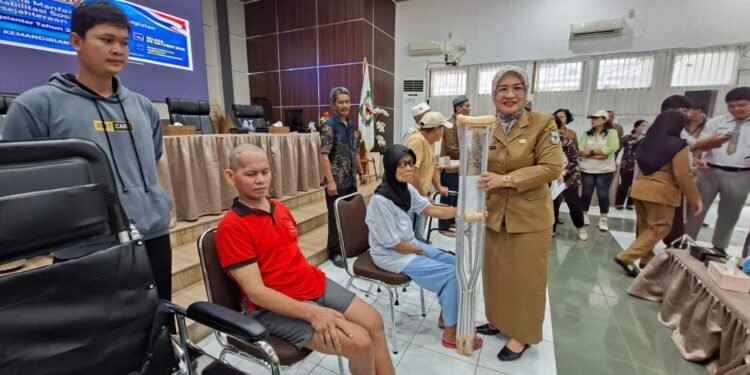 Pemko Pematangsiantar Salurkan Alat Bantu Kesehatan kepada Lansia dan Disabilitas, Wali Kota Wesly Sebut Program Berpihak ke Masyarakat